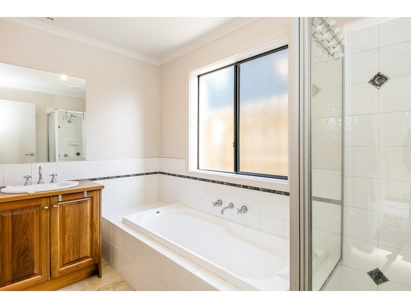 15 Pomora Avenue, Torquay VIC 3228