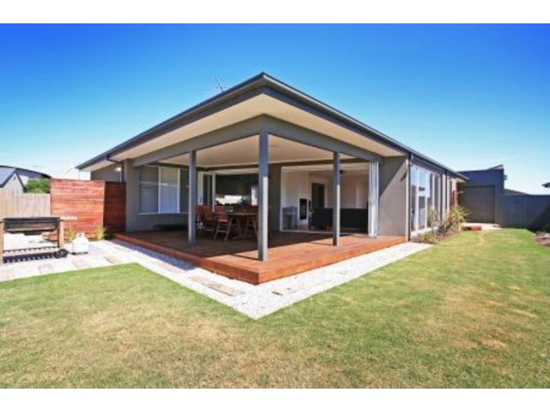 18 Links Drive, Torquay VIC 3228