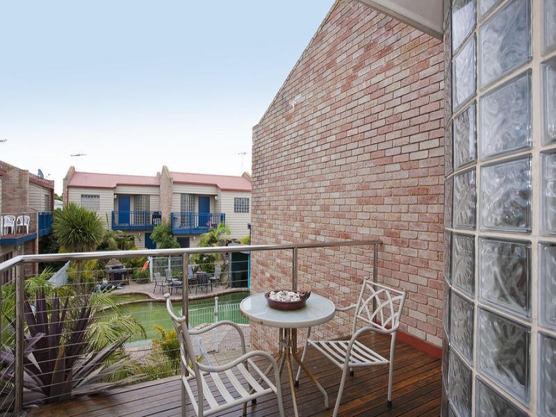 2/71 Geelong Road, Torquay VIC 3228