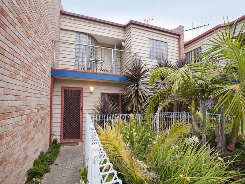 2/71 Geelong Road, Torquay VIC 3228