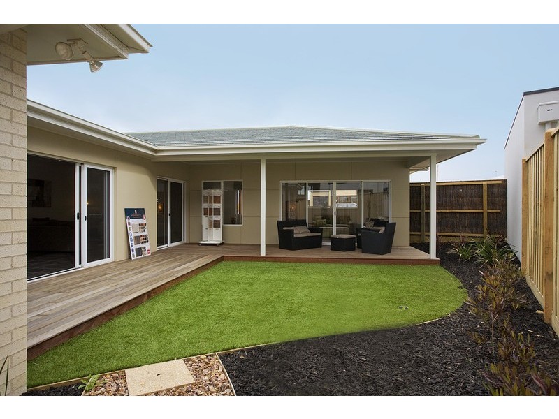 27 Longshore Street, Torquay VIC 3228