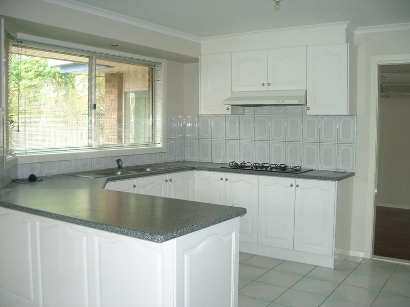 16 Glaneuse Avenue, Torquay VIC 3228