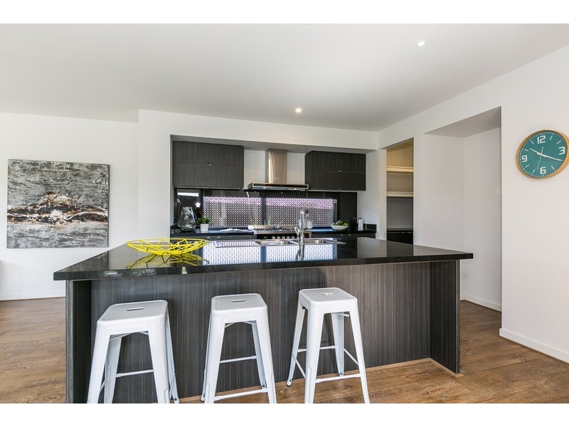 136 Beach Road, Torquay VIC 3228