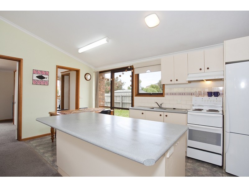 2/1311 Horseshoe Bend Road, Torquay VIC 3228