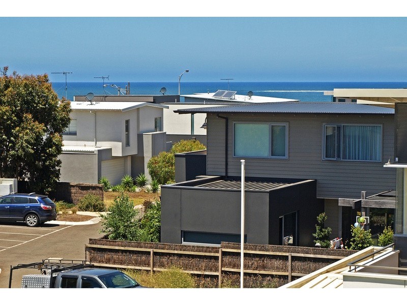 18 Bayview Terrace, Torquay VIC 3228