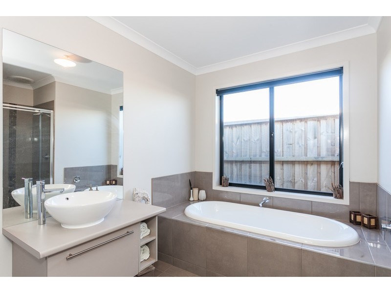 29 Bombora Street, Torquay VIC 3228