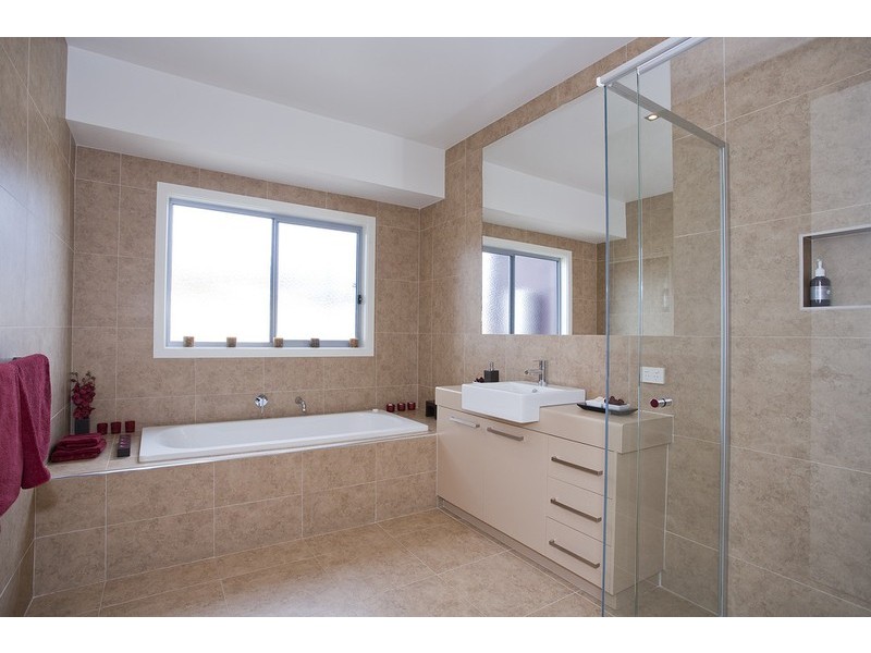 2 Gleneagles Close, Torquay VIC 3228