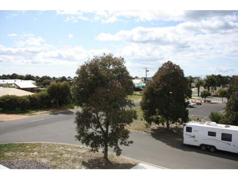 85 Beach Road, Torquay VIC 3228