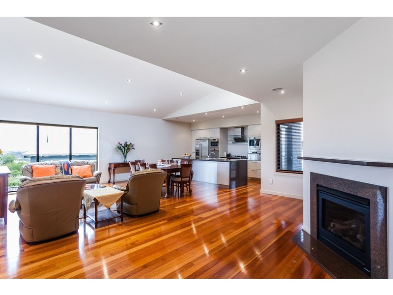 77 Alleyne Avenue, Torquay VIC 3228