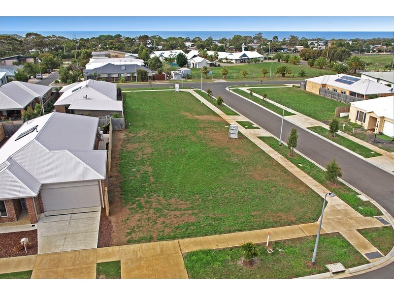 2 Sunrise Avenue, Torquay VIC 3228