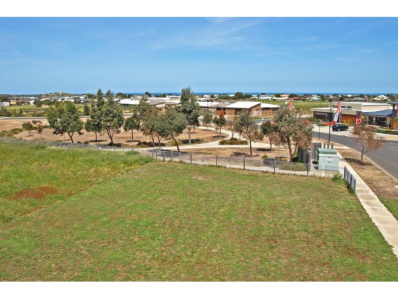 11 Seaward Way, Torquay VIC 3228