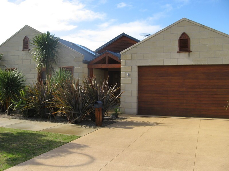 16  Seamist Way, Torquay VIC 3228