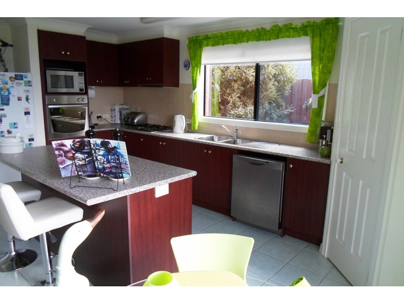 54 Ocean View Cres, Torquay VIC 3228