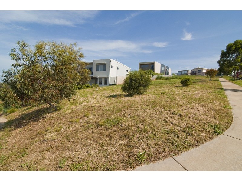 16 Springbank Circuit, Torquay VIC 3228