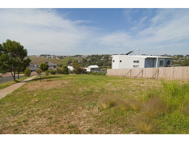 16 Springbank Circuit, Torquay VIC 3228
