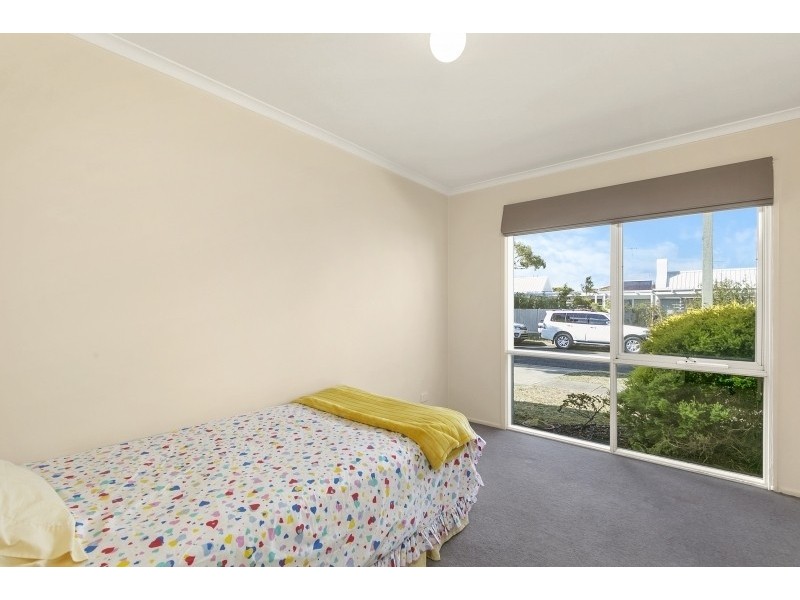 1 / 57 Glaneuse Avenue, Torquay VIC 3228