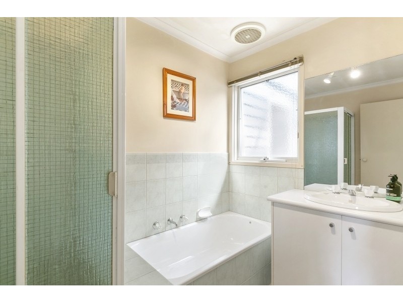 1 / 57 Glaneuse Avenue, Torquay VIC 3228