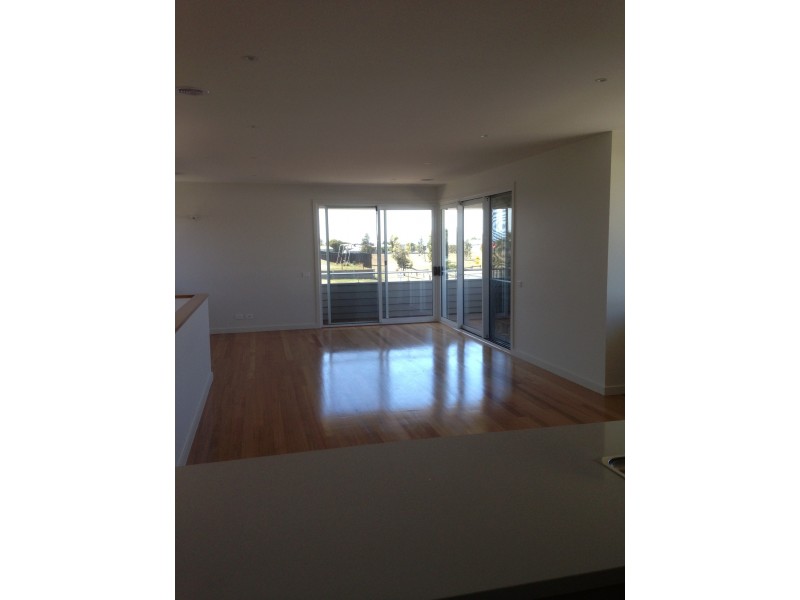 1/20 Eton Road, Torquay VIC 3228