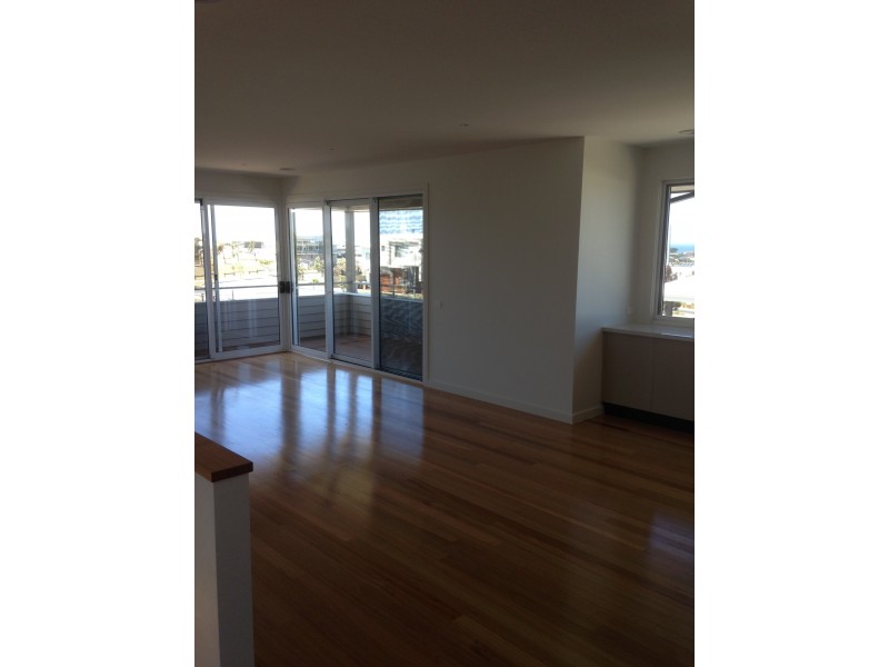 1/20 Eton Road, Torquay VIC 3228