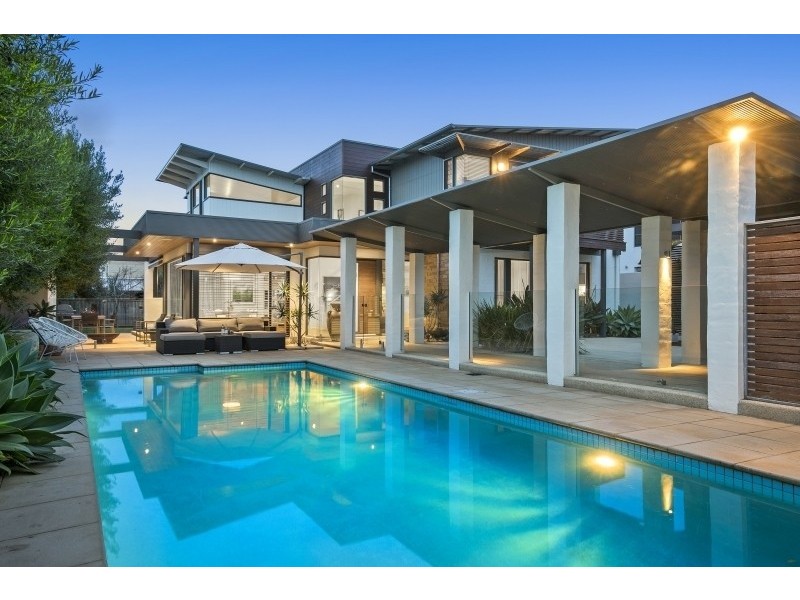 10 Pride Street, Torquay VIC 3228