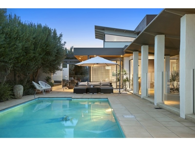 10 Pride Street, Torquay VIC 3228