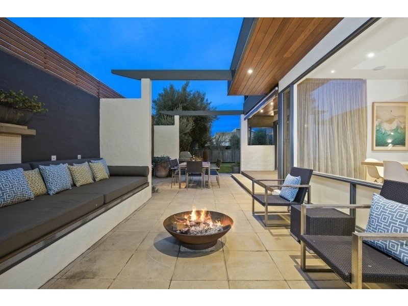 10 Pride Street, Torquay VIC 3228