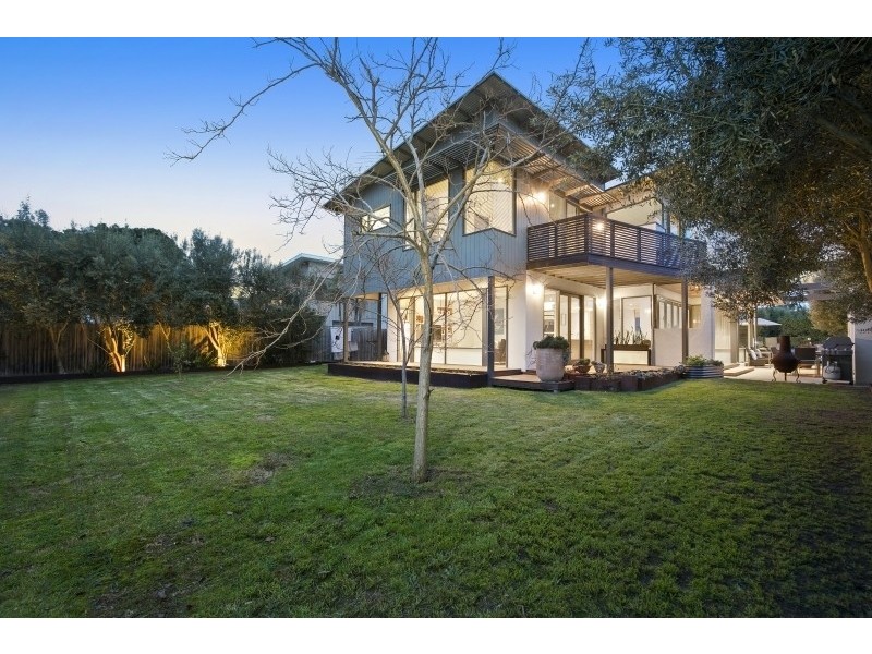 10 Pride Street, Torquay VIC 3228