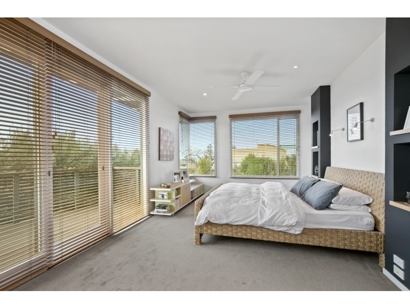 10 Pride Street, Torquay VIC 3228