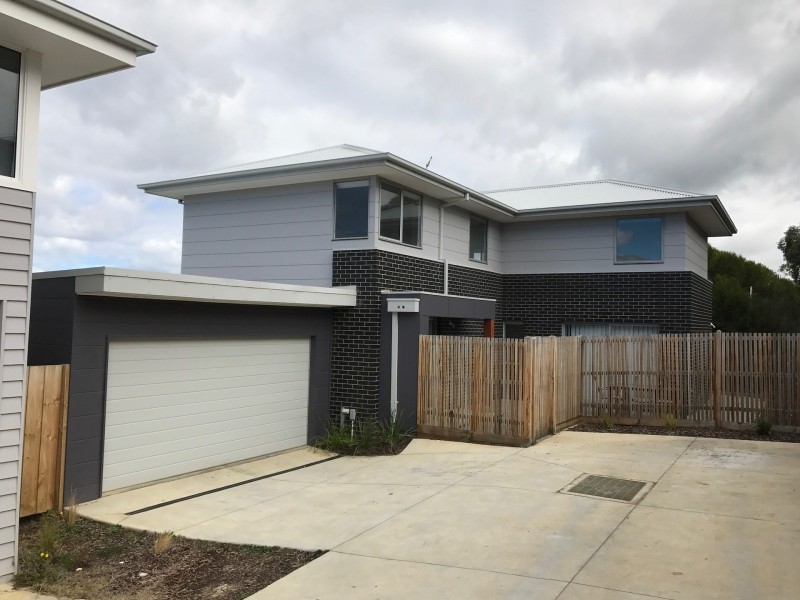 2 / 22 Eton Road, Torquay VIC 3228