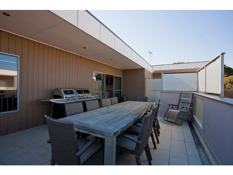 1/20-22 Surfcoast Highway, Torquay VIC 3228