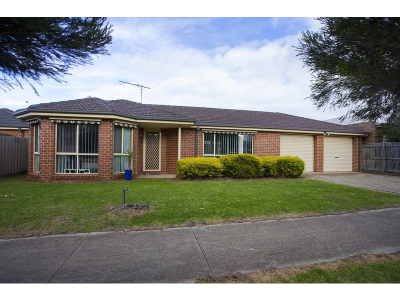 12 Boscarne Avenue, Torquay VIC 3228