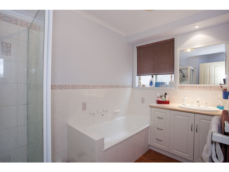 12 Boscarne Avenue, Torquay VIC 3228