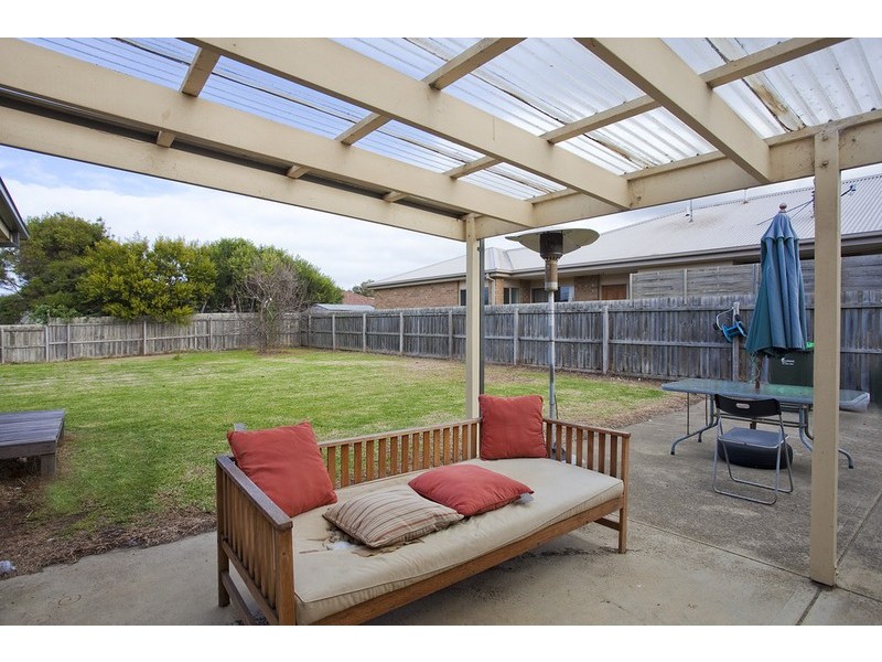12 Boscarne Avenue, Torquay VIC 3228