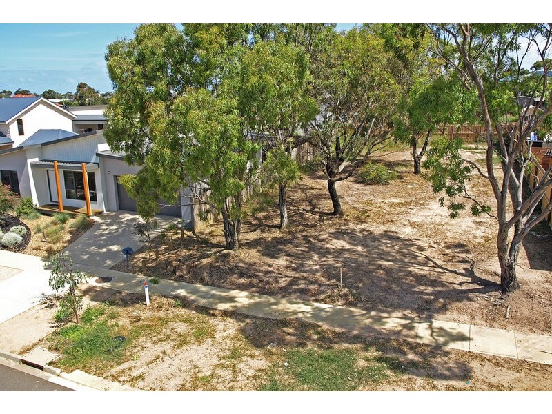 33 Briody Drive, Torquay VIC 3228