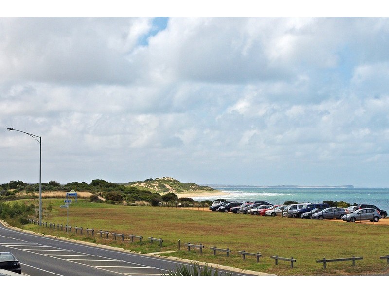92 The Esplanade, Torquay VIC 3228