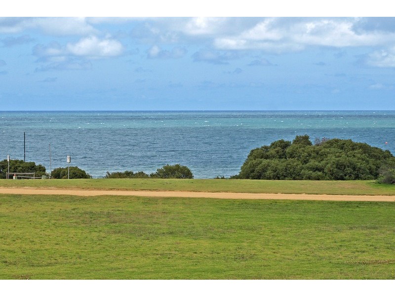 92 The Esplanade, Torquay VIC 3228