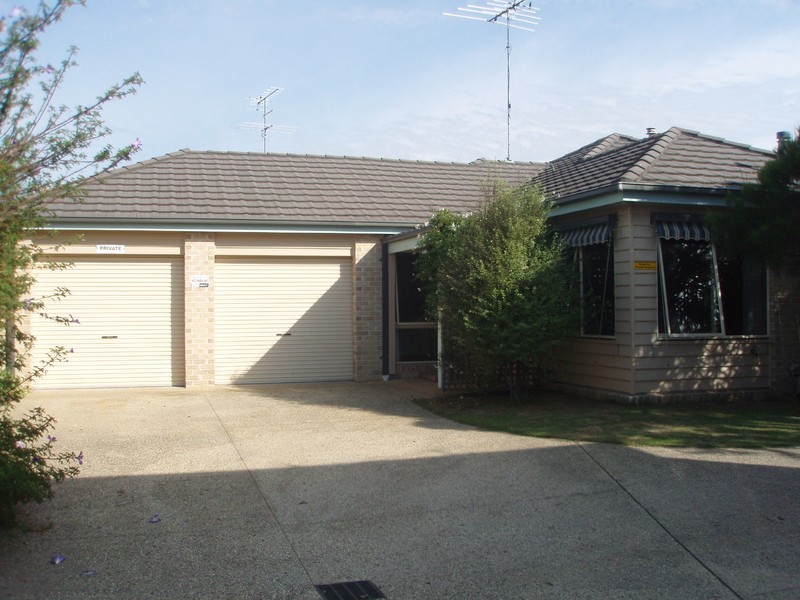 2/38 Golden Beach Way, Torquay VIC 3228