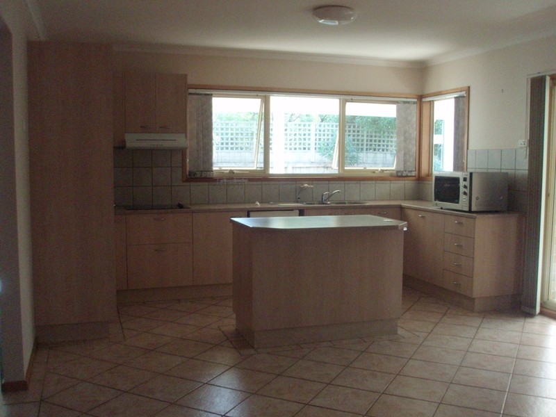 2/38 Golden Beach Way, Torquay VIC 3228