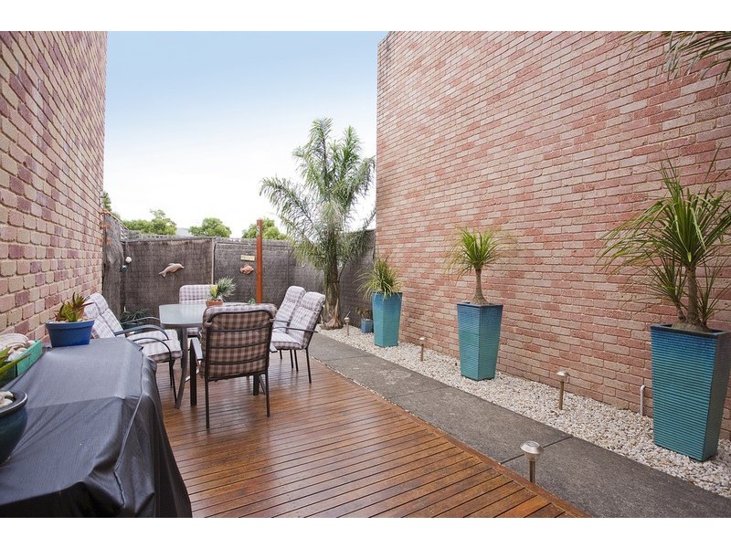 2/71 Geelong Road, Torquay VIC 3228