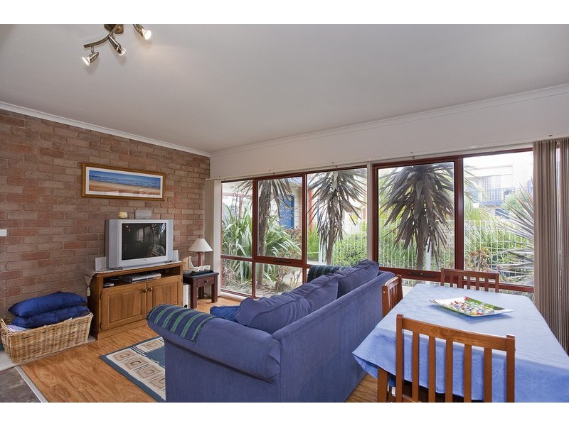 2/71 Geelong Road, Torquay VIC 3228
