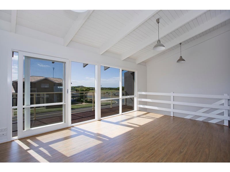 2/153 The Esplanade, Torquay VIC 3228