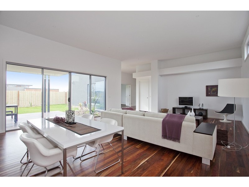 24 Ballyliffen Crescent, Torquay VIC 3228