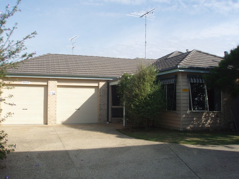 2/38 Goldenbeach Way, Torquay VIC 3228