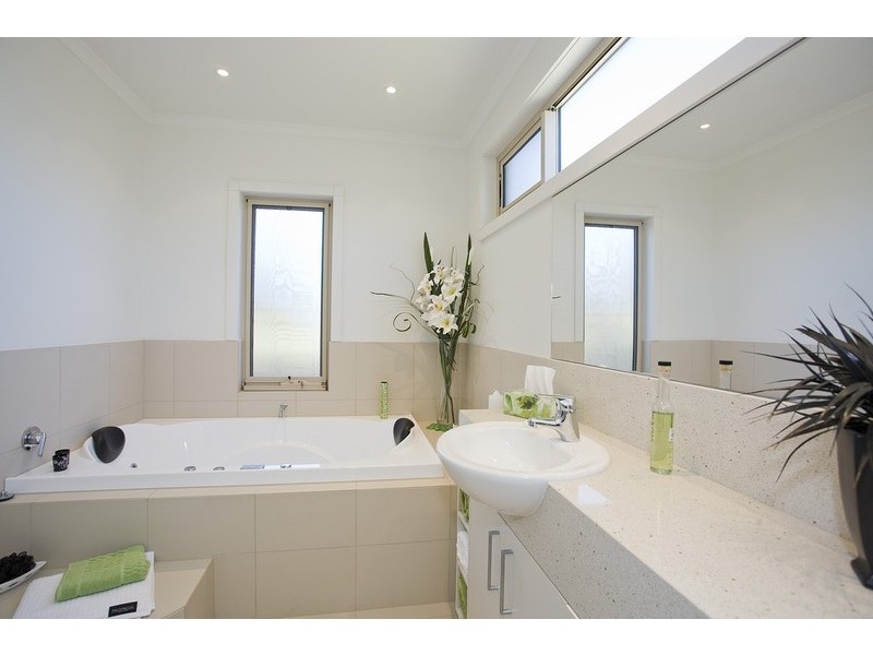 2/3 Hoylake Avenue, Jan Juc VIC 3228