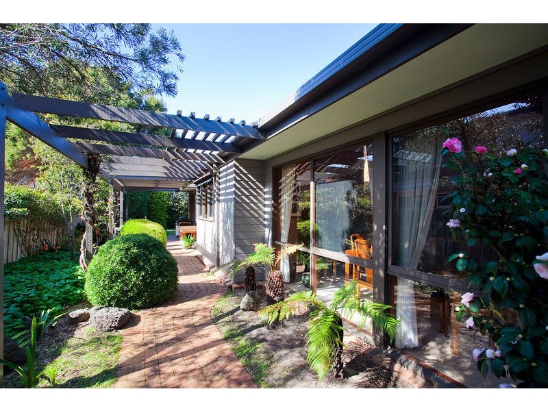 32 Holyhead Drive, Torquay VIC 3228