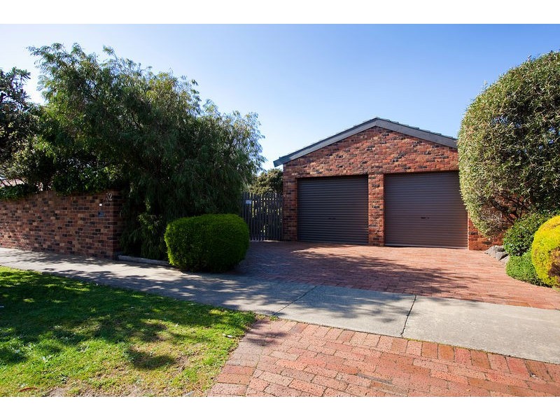 32 Holyhead Drive, Torquay VIC 3228