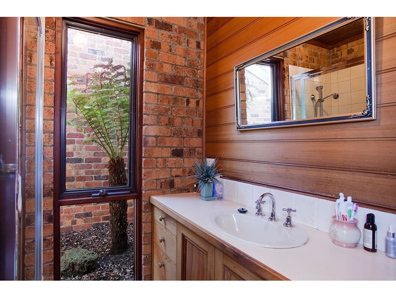 32 Holyhead Drive, Torquay VIC 3228