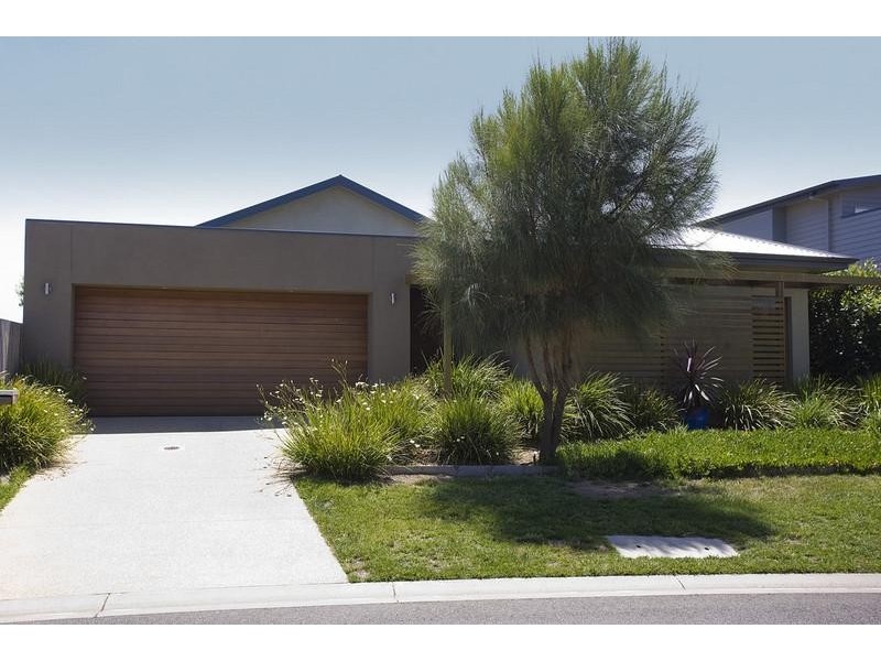 7 Loch Lomond  Crescent, Torquay VIC 3228