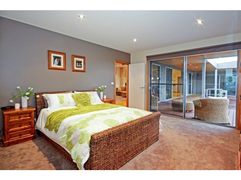 16 Ballyliffen Crescent, Torquay VIC 3228