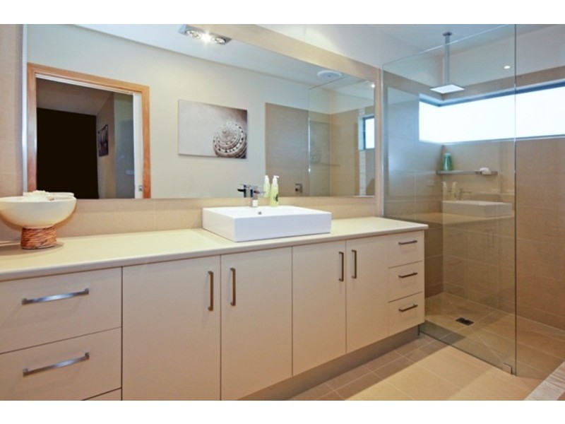 16 Ballyliffen Crescent, Torquay VIC 3228